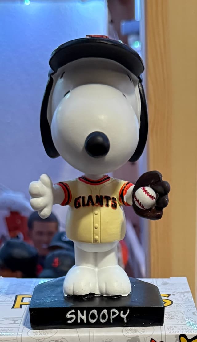 Snoopy bobblehead